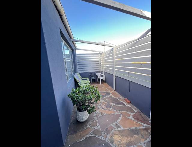 5 BEDROOM FREESTANDING FOR SALE IN QUIGNEY